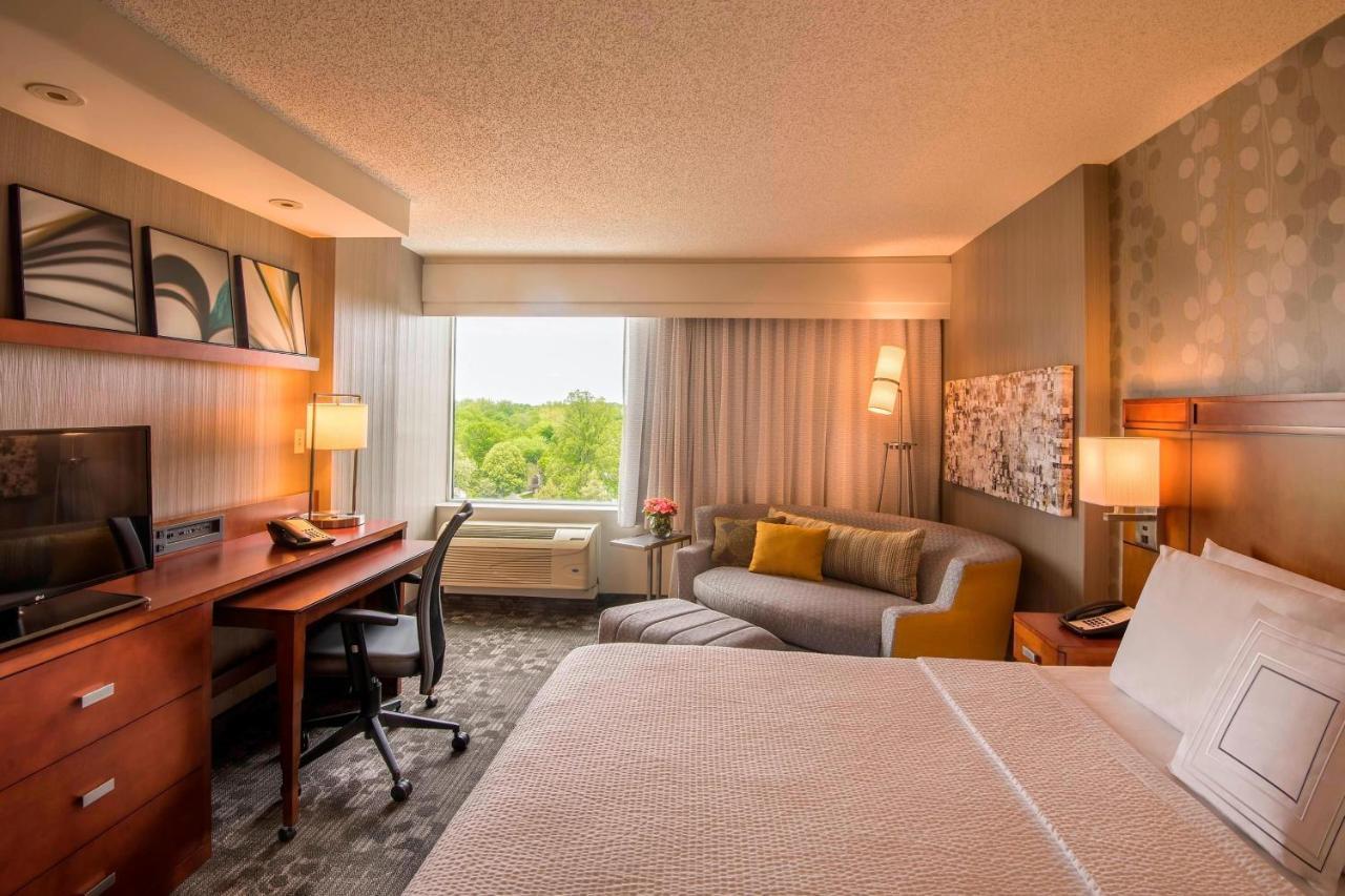 Courtyard By Marriott Bethesda Chevy Chase Hotel Ngoại thất bức ảnh
