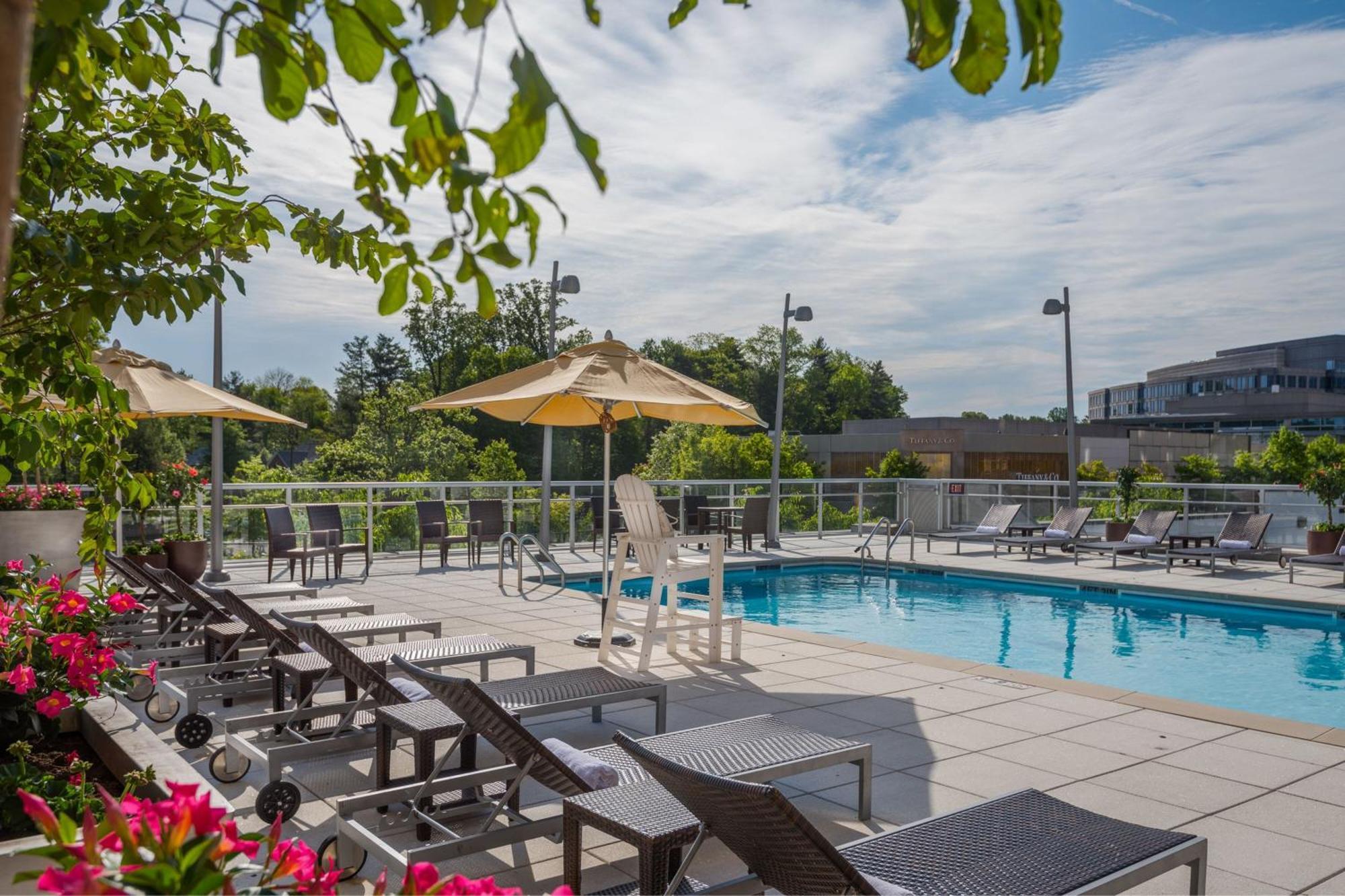 Courtyard By Marriott Bethesda Chevy Chase Hotel Ngoại thất bức ảnh