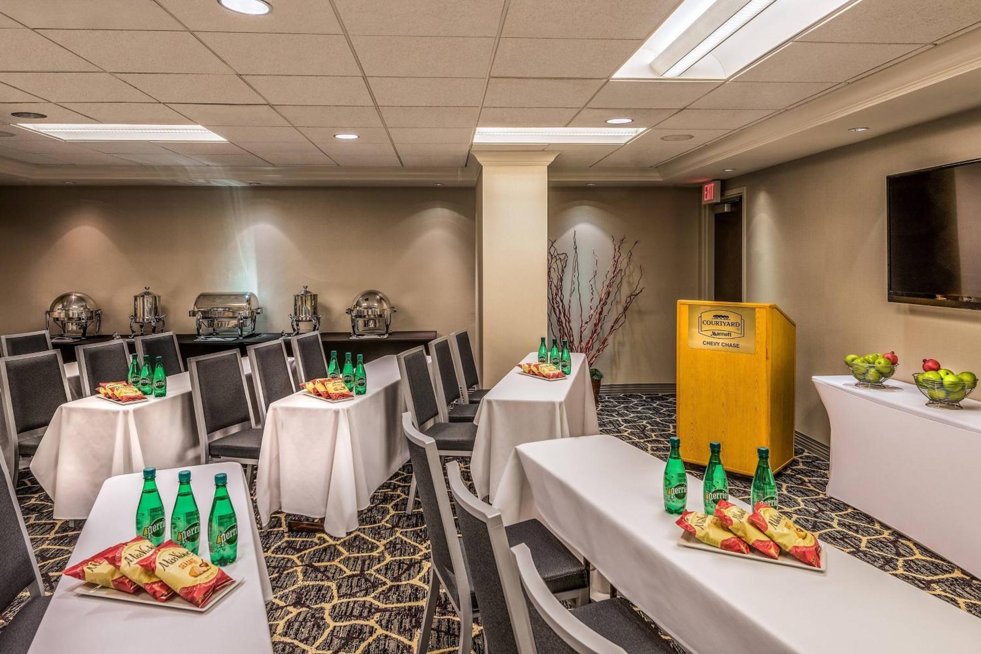 Courtyard By Marriott Bethesda Chevy Chase Hotel Ngoại thất bức ảnh