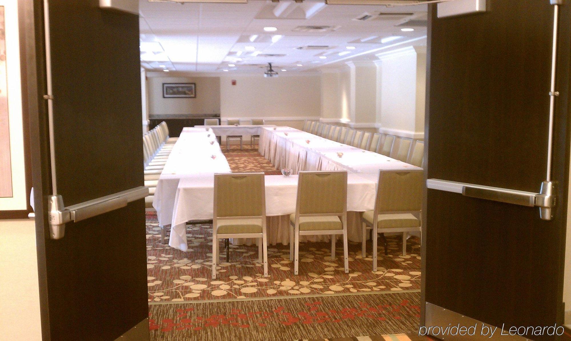 Courtyard By Marriott Bethesda Chevy Chase Hotel Ngoại thất bức ảnh