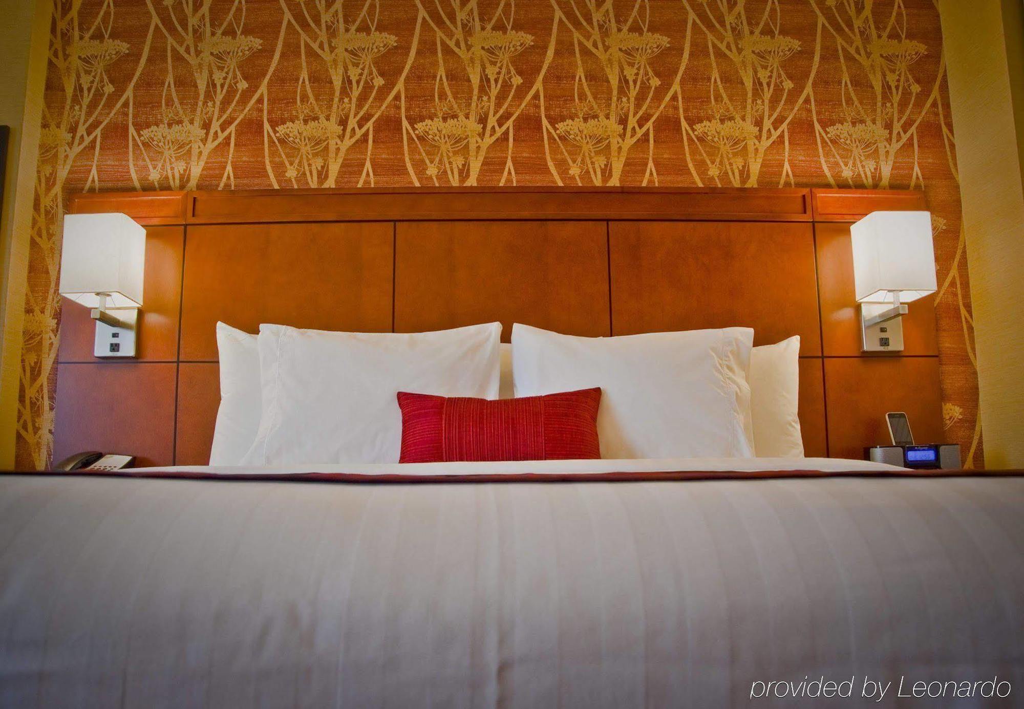 Courtyard By Marriott Bethesda Chevy Chase Hotel Ngoại thất bức ảnh
